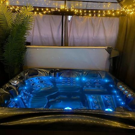 본머스 Secret Gem 1 Bed Garden Flat Private Luxury Hot Tub 아파트 외부 사진