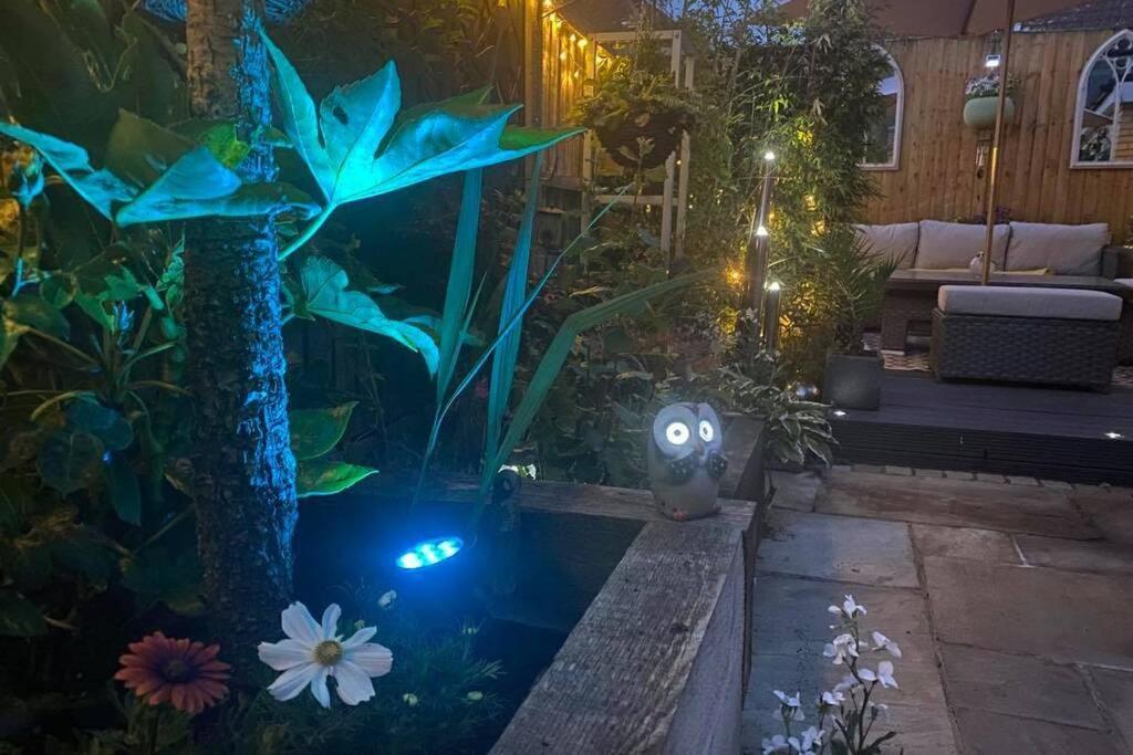 본머스 Secret Gem 1 Bed Garden Flat Private Luxury Hot Tub 아파트 외부 사진