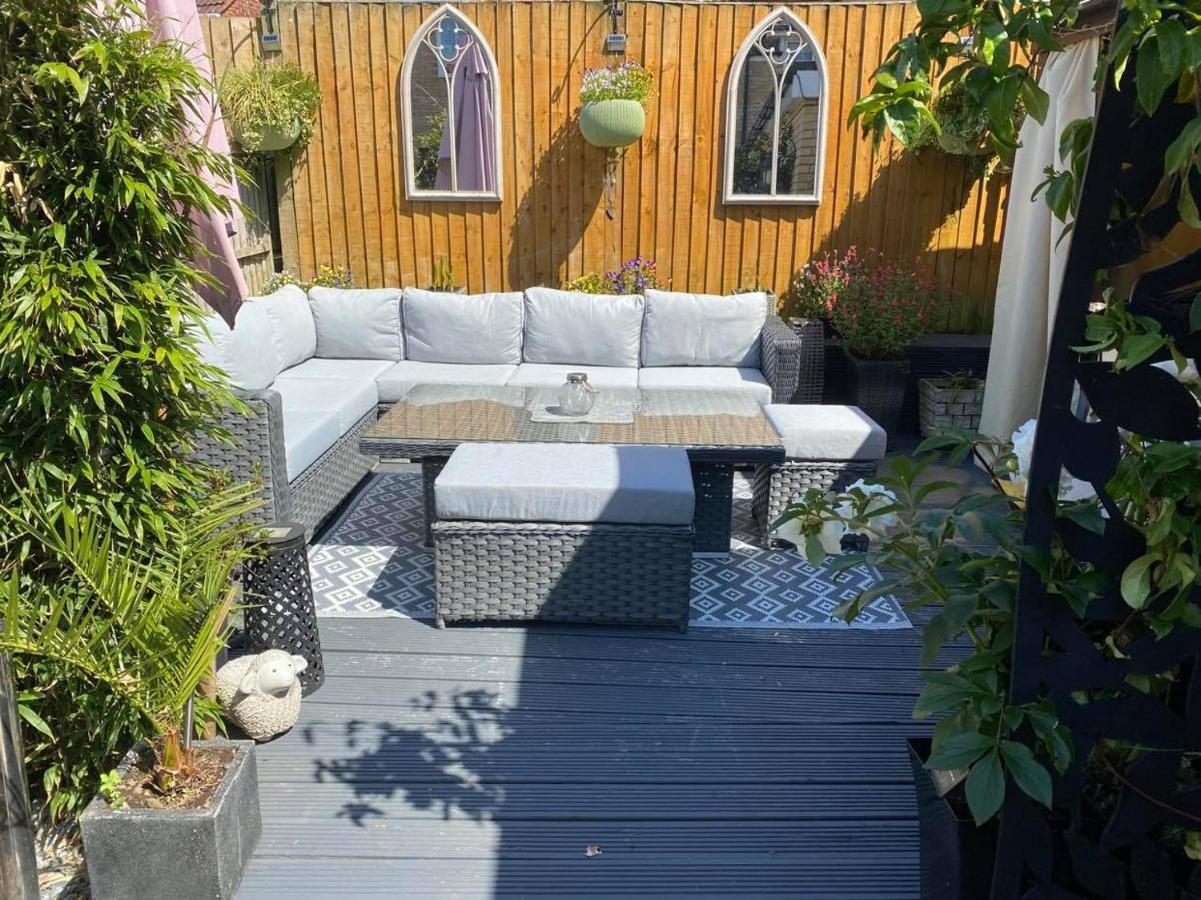 본머스 Secret Gem 1 Bed Garden Flat Private Luxury Hot Tub 아파트 외부 사진