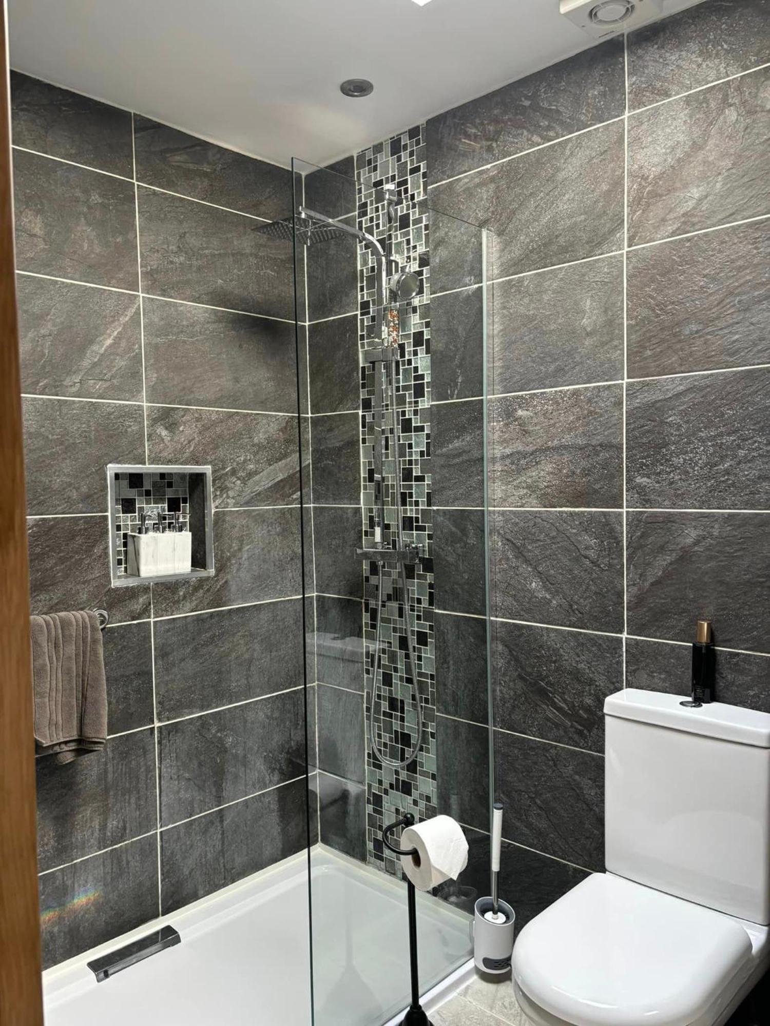 본머스 Secret Gem 1 Bed Garden Flat Private Luxury Hot Tub 아파트 외부 사진